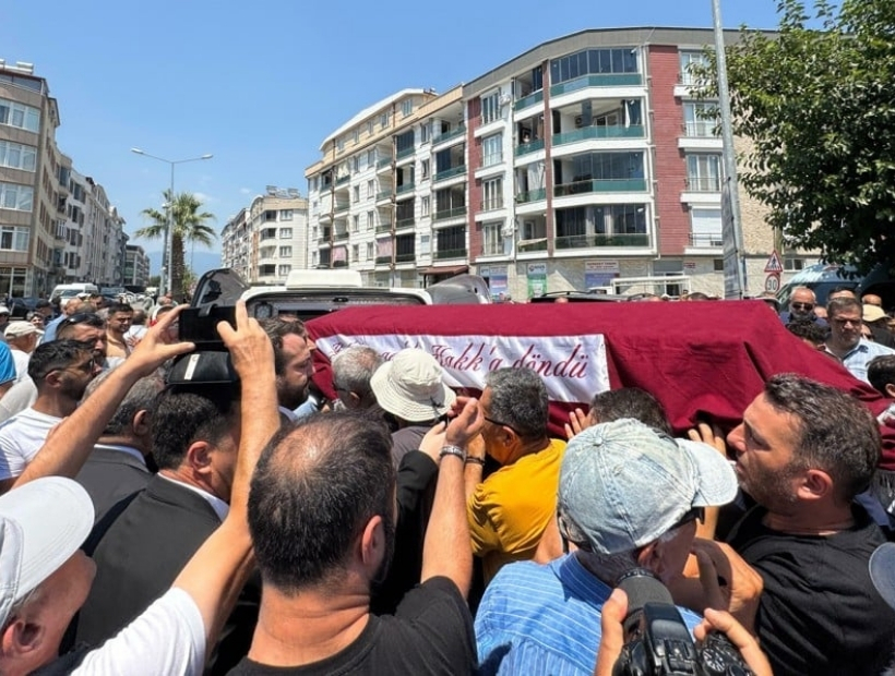 Kemal Kılıçdaroğlu'nun Kardeşi Son Yolculuğuna Uğurlandı1