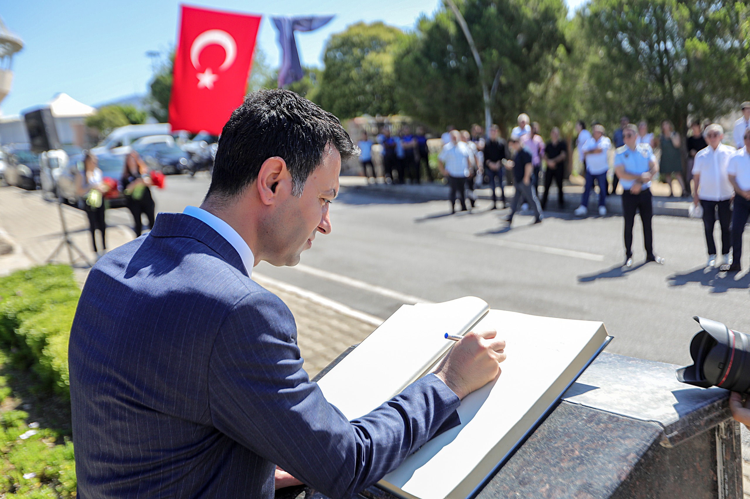 Madımak'ta Yitirilen Canlar Bayraklı'da Anıldı (4)