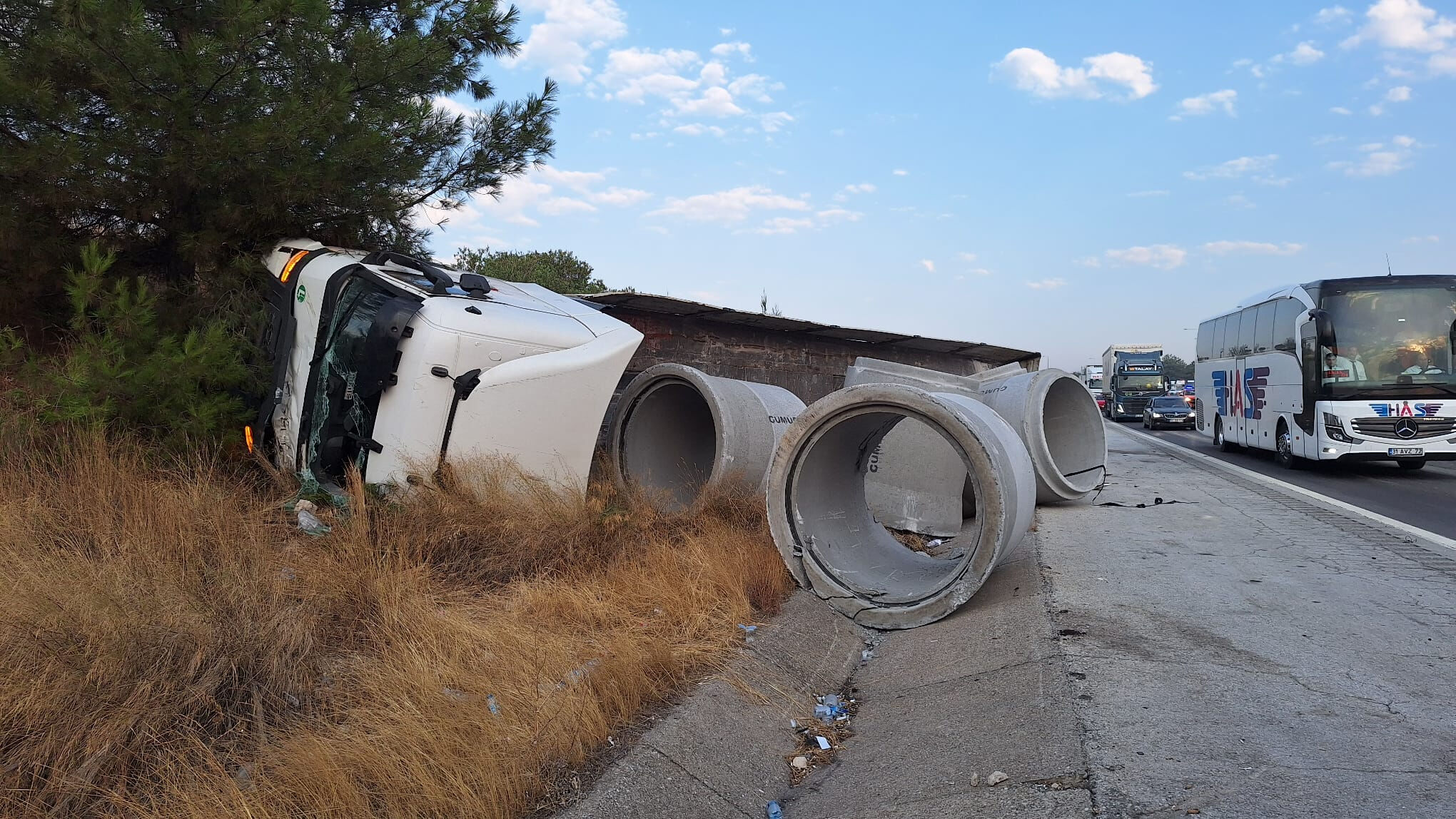 Mersin'de Yolcu Otobüsü Ile Tır Çarpıştı3 Çok Sayıda Yaralı!