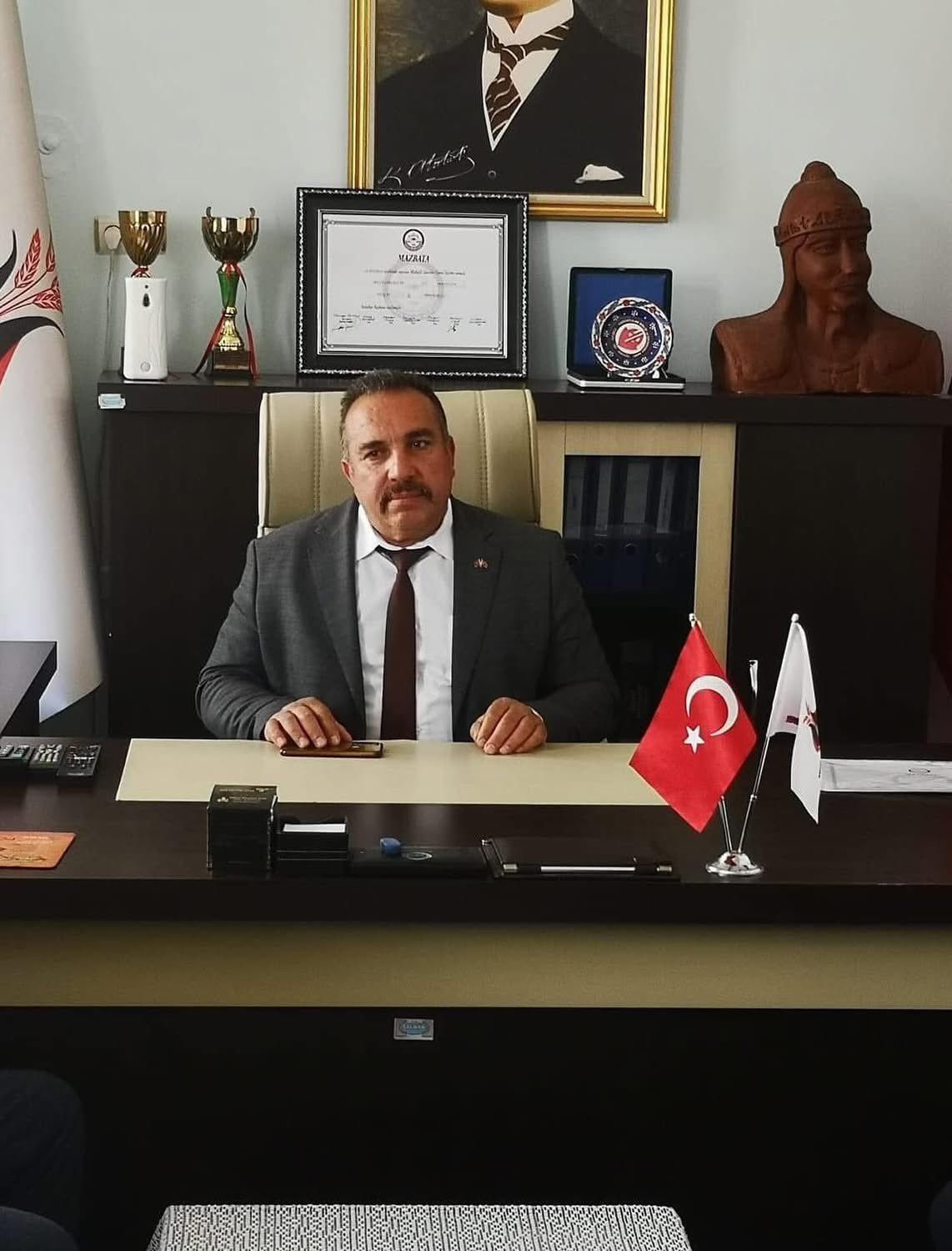 Mhp'li Belediye Başkanı Trafik Kazasında Hayatını Kaybetti