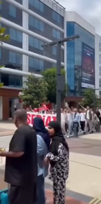 Trabzon’da “Şeriat” Pankartlı Yürüyüş! (3)