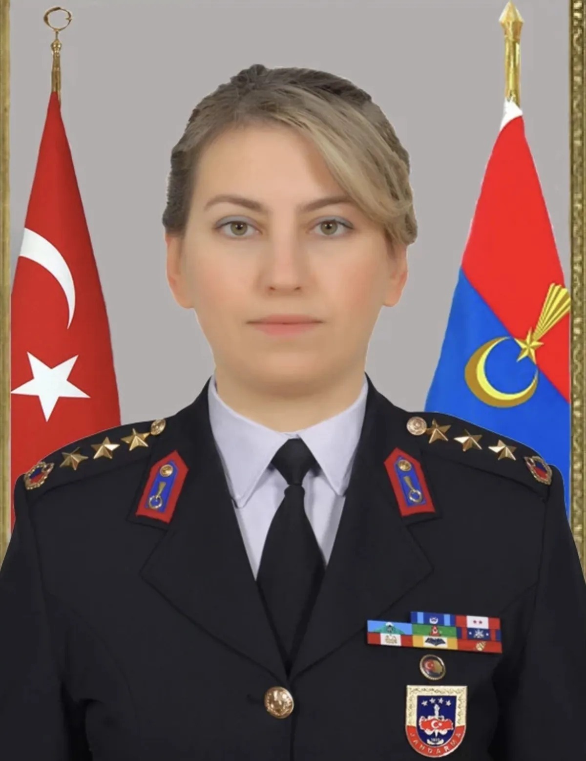 Türkiye'nin Ilk Kadın Paşası Gülden Mat Şakir Tuğgeneralliğe Terfi Etti (1)