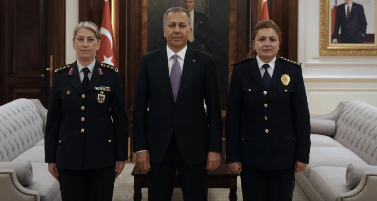 Türkiye'nin Ilk Kadın Paşası Gülden Mat Şakir Tuğgeneralliğe Terfi Etti (2)