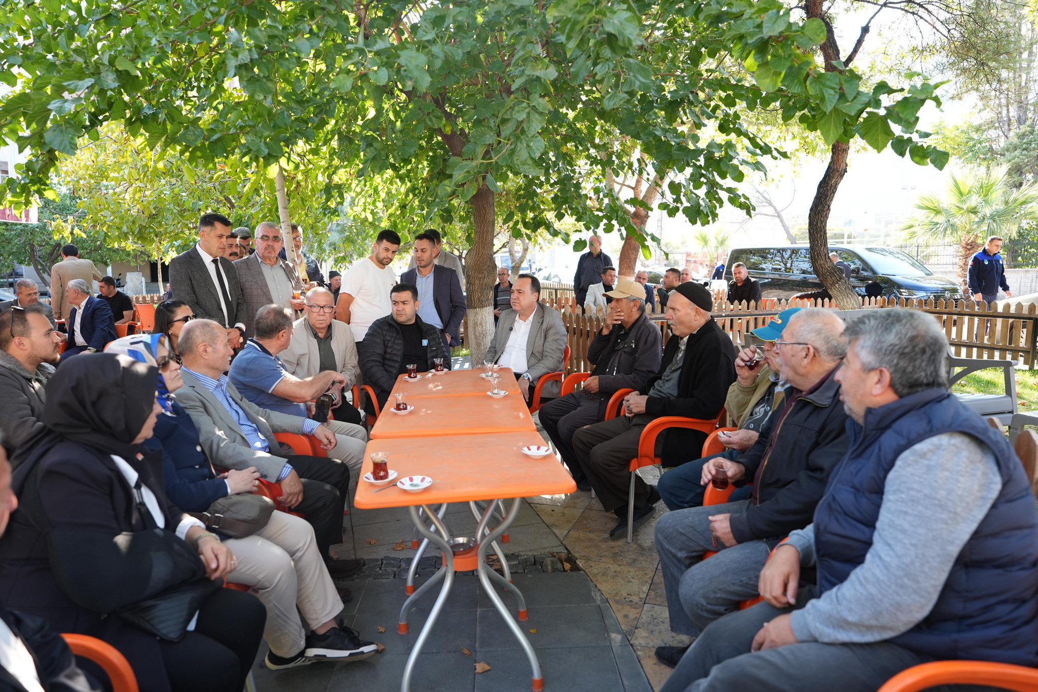 Başkan Dutlulu Kırkağaç’ta Sıcak Asfalt Çalışmalarını İnceledi (13)
