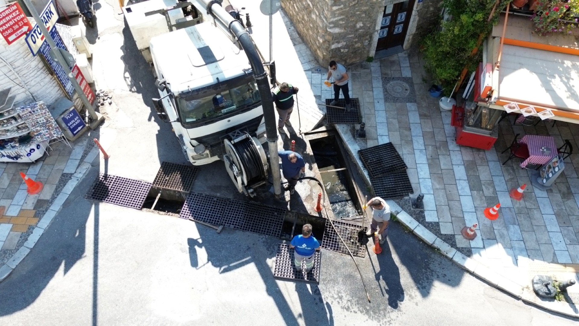Bodrum Belediyesi Bodrum’da Mazgal Ve Yağmur Suyu Hatti Temizliği Sürüyor (8)