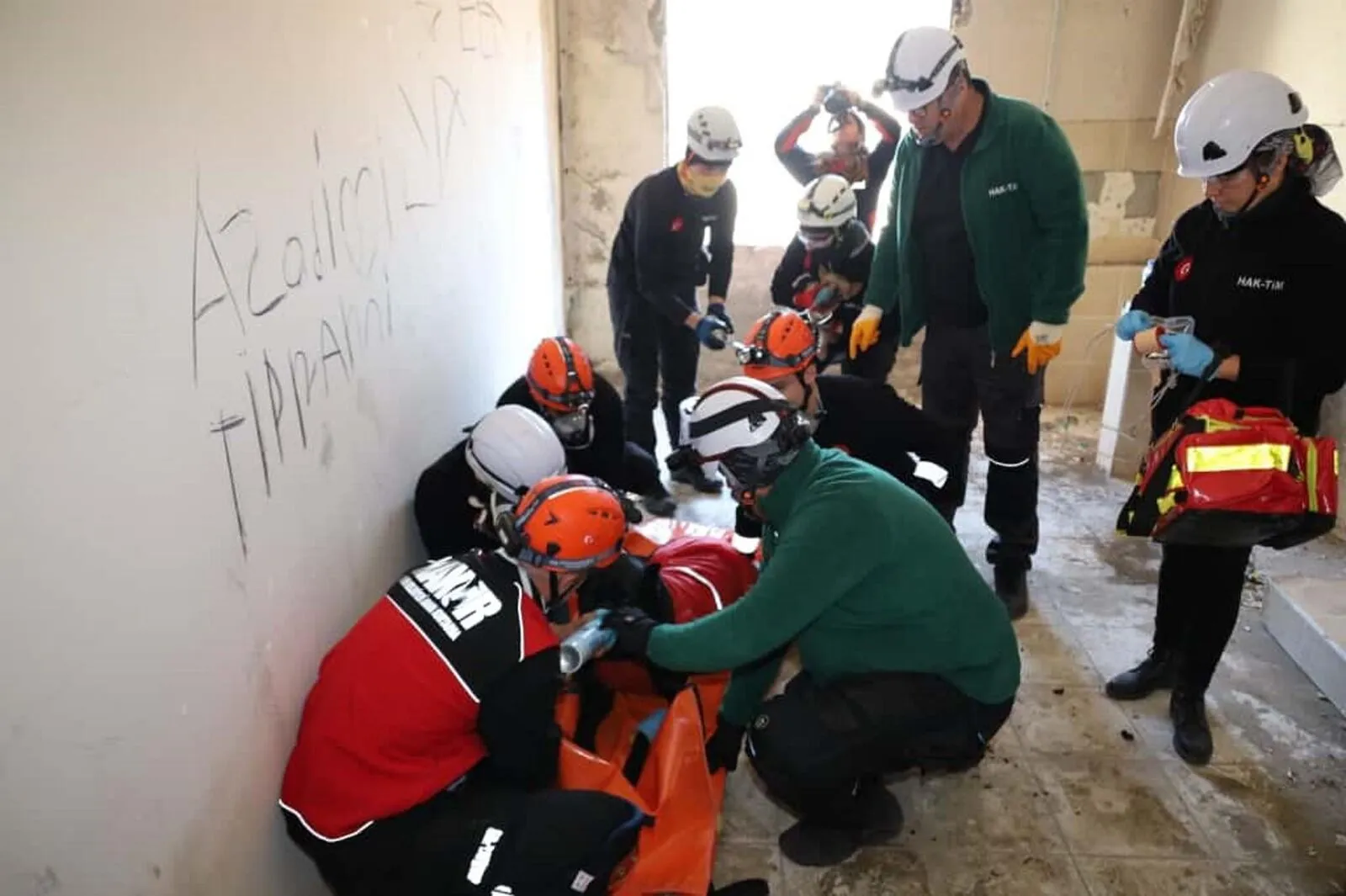 Izmirde 66 Buyuklugunde Deprem Tatbikati6