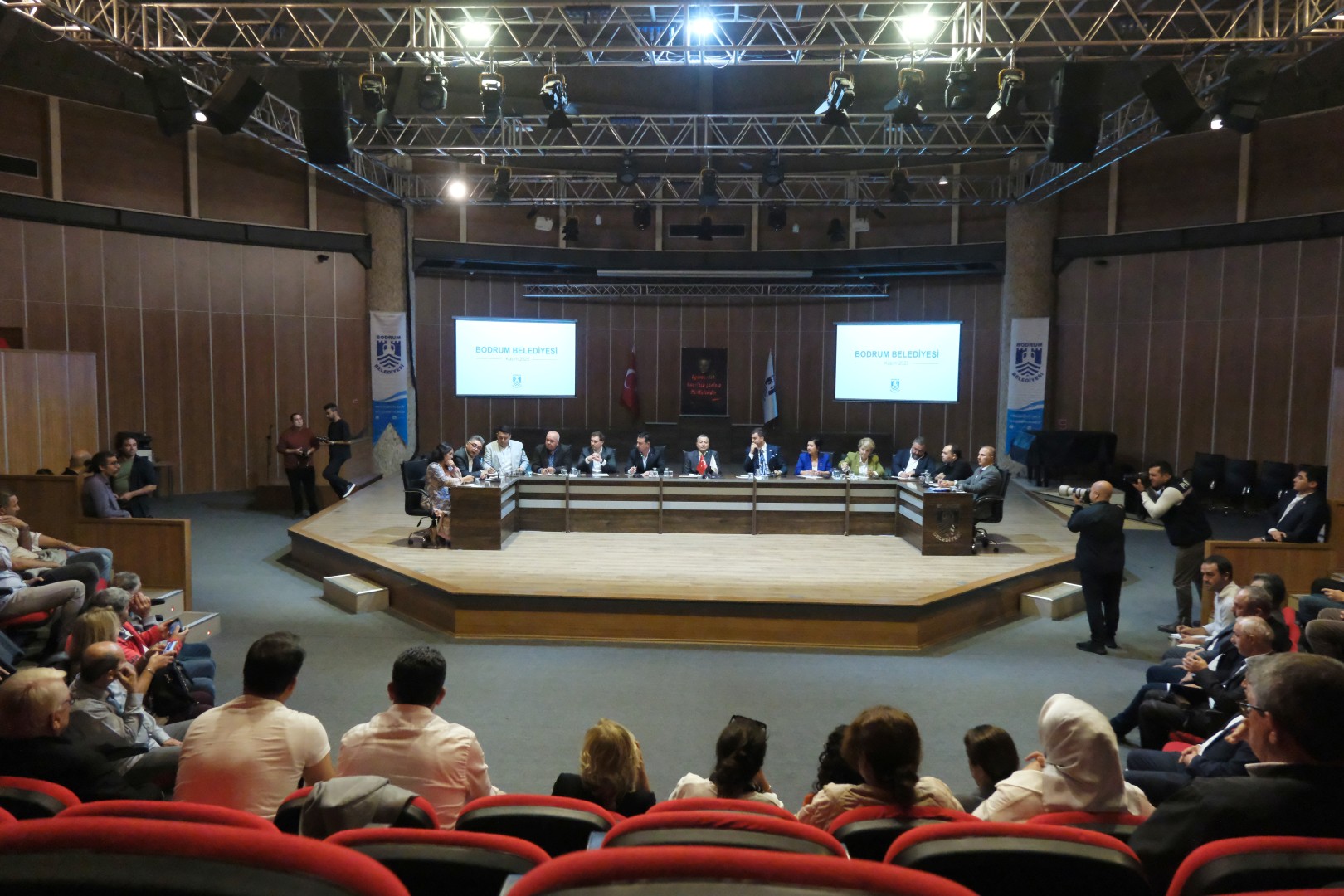 Bodrum Belediyesi Başkan Aras Ve Başkan Mandalinci Muhtarlarla Bir Araya Geldi (1)