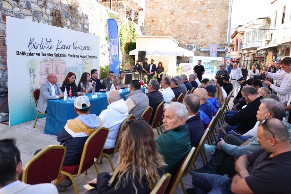 Çeşme Belediyesi, Balıkçılar Ve Terziler Sokağı Yenileme Projesini Esnafla Paylaştıphoto 2025 11 13 15 44 49 3