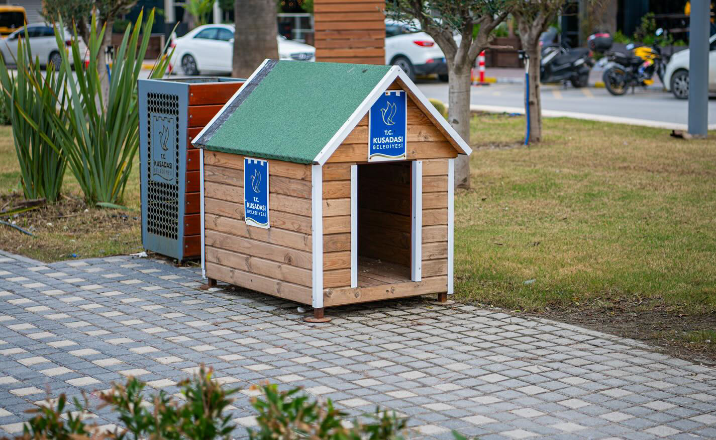 Kedi Köpek Kulübeleri