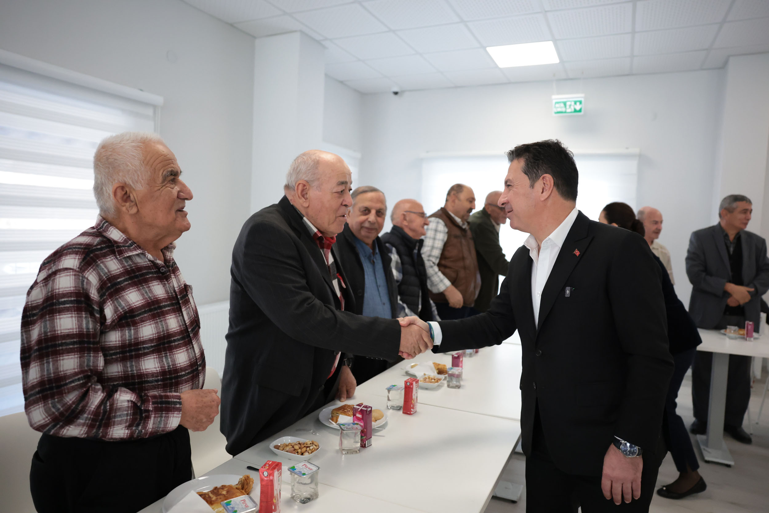 Başkan Aras’tan Yaşamevi’ni Mutlu Eden Ziyaret (6)