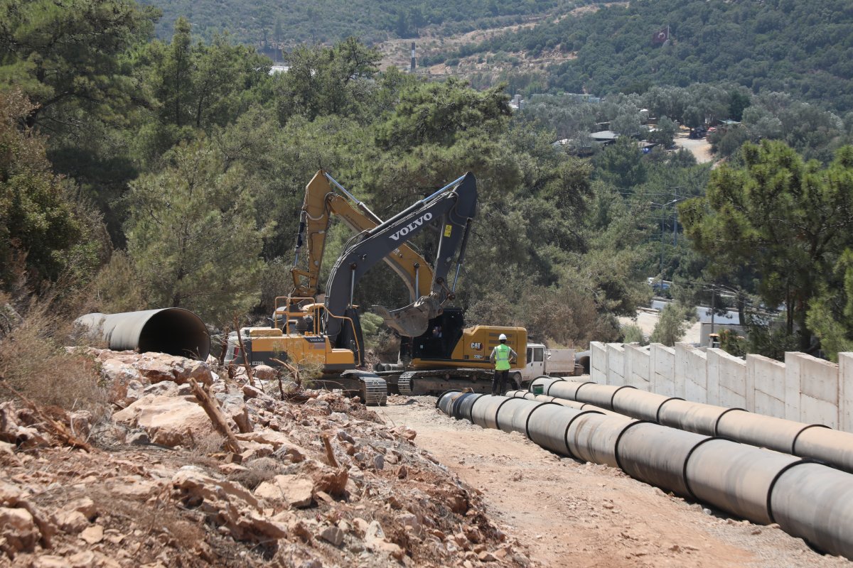 Bodrum’un Patlayan Hatlarını Büyükşehir Yeniliyor (4)