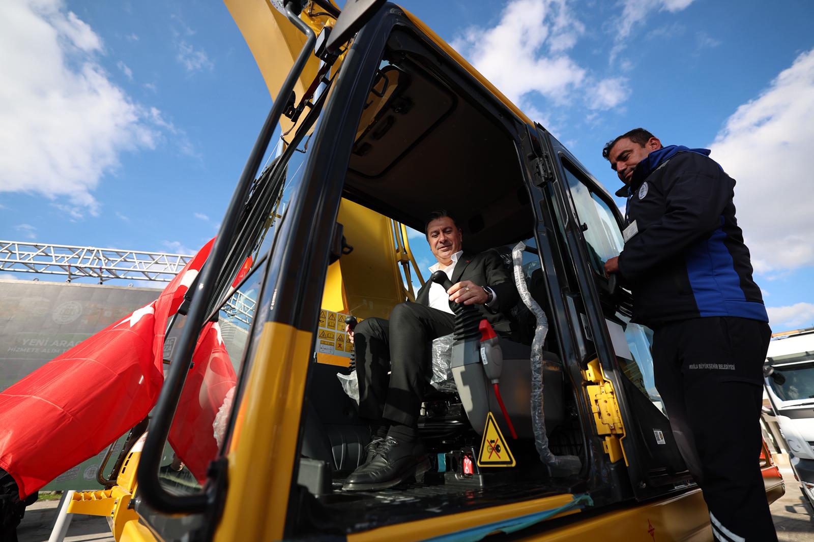 Büyükşehir Hizmet Filosunu 170 Yeni Araçla Güçlendirdi (11)