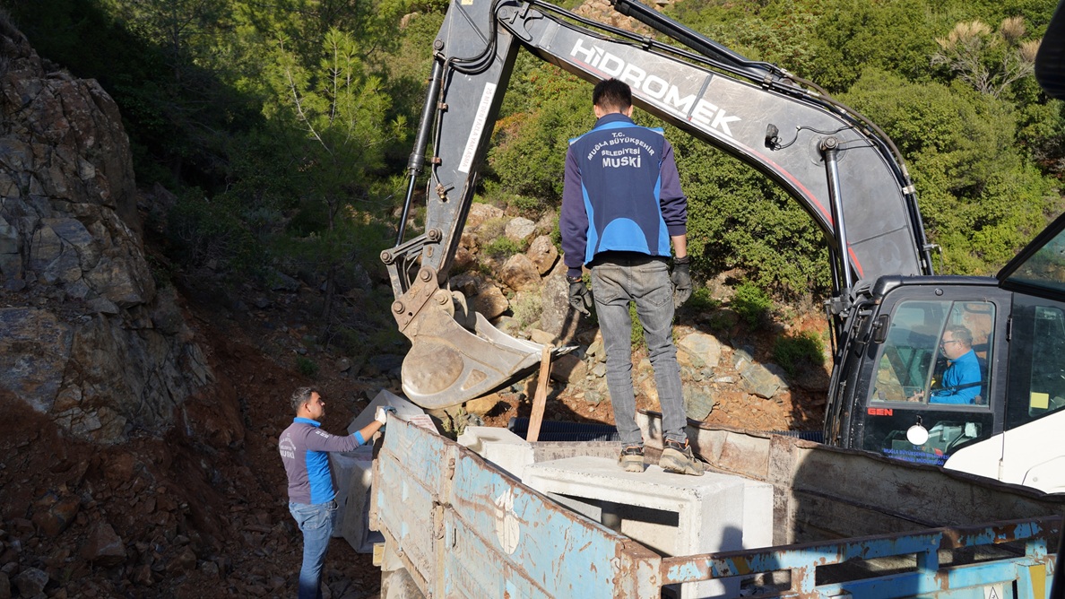 Köyceğiz Toparlar Mahallesi’nde İçme Suyu Kaynaklarında Verim Artırma Çalışması Yapıldı (4)