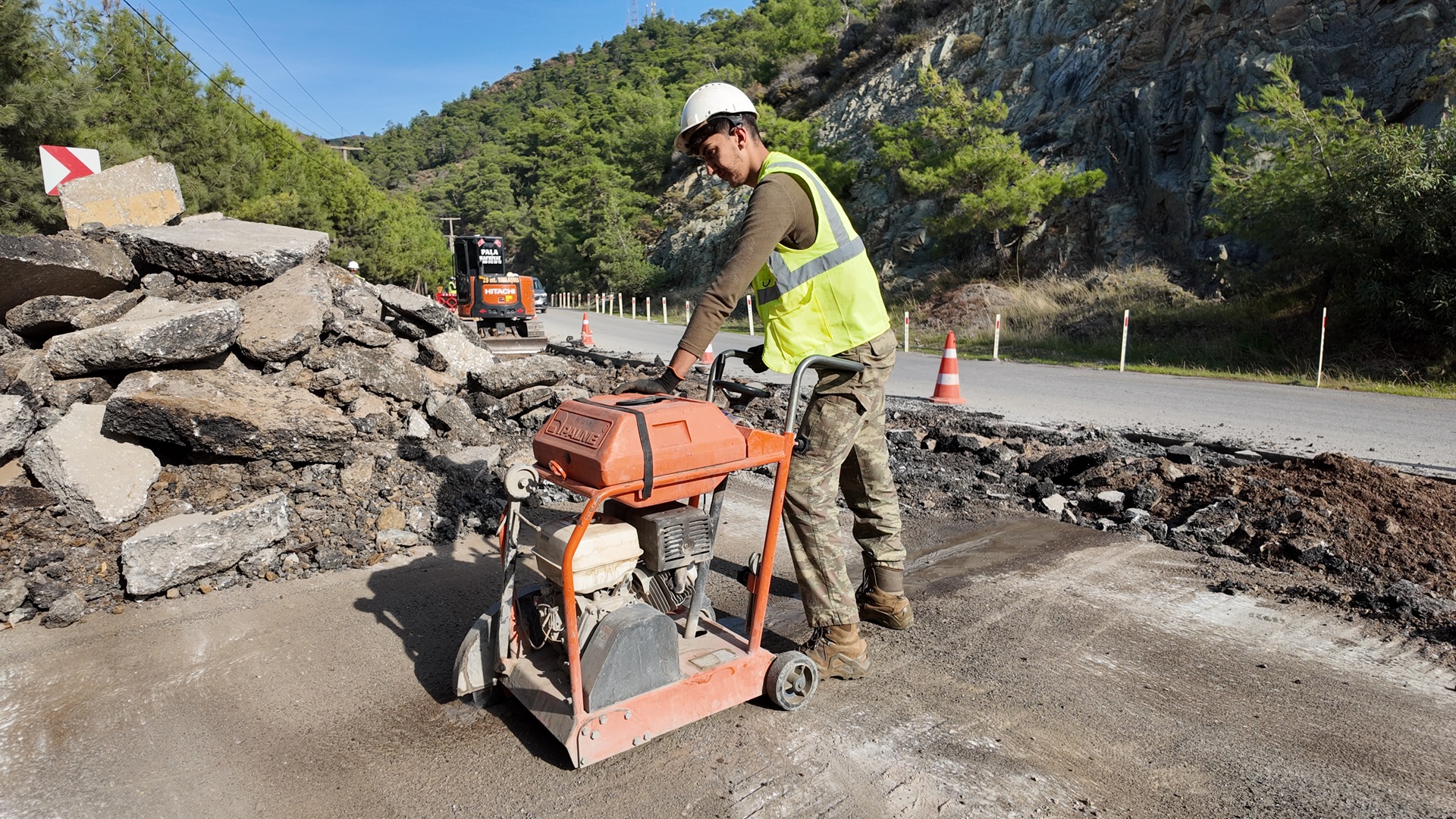 Muski̇, Marmaris Adaköy Mahallesinin İçme Suyu Hattını Yeniliyor (4)
