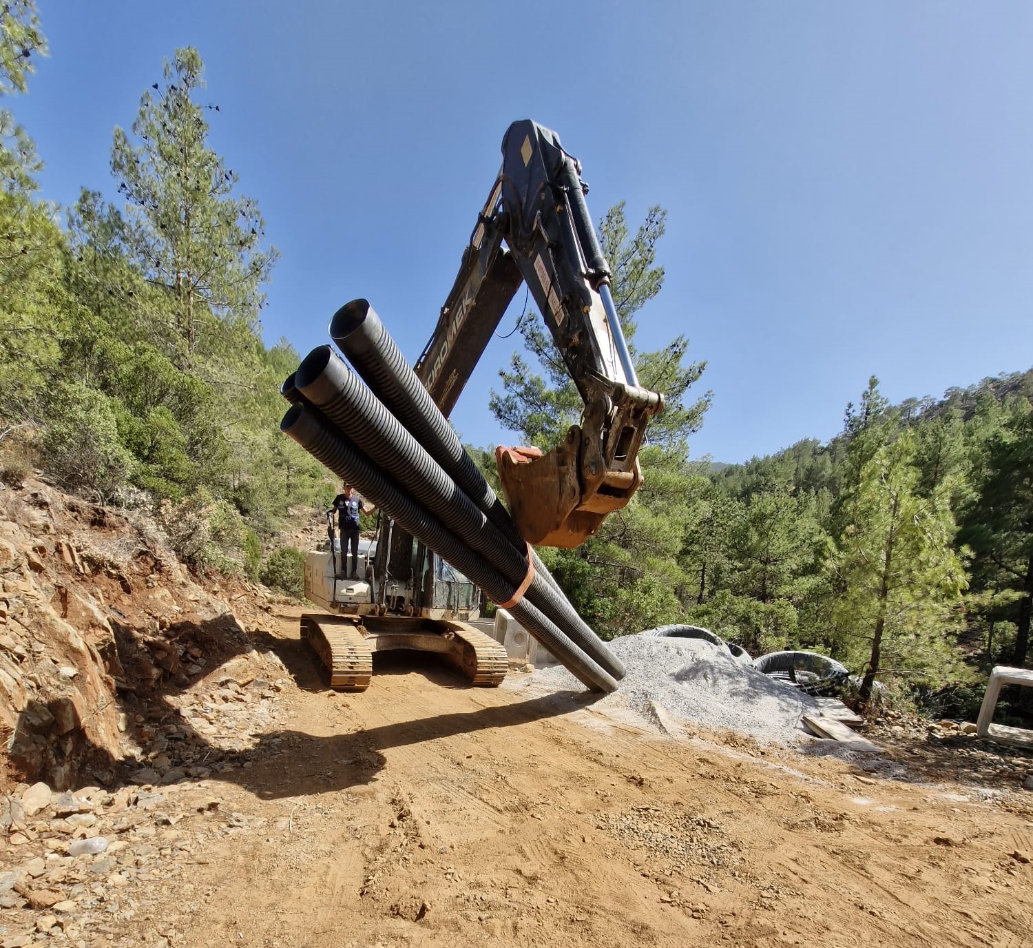 Muski̇ Menteşe’de Dönüşümlü Su Verilen 6 Mahalleyi Kesintisiz Suya Kavuşturdu (3)