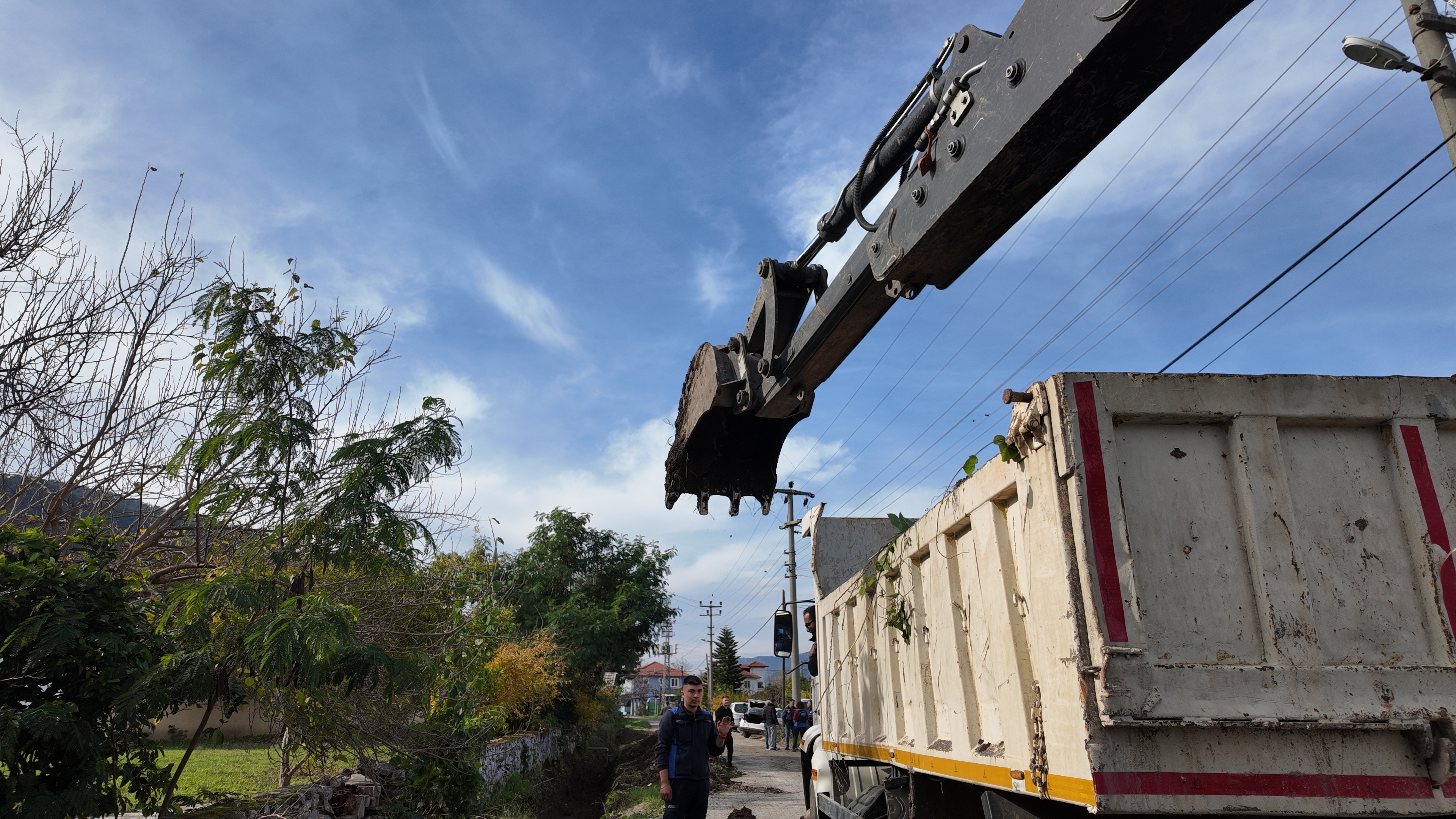 Muski̇, Ortaca Bahçelievler Ve Okçular Mahallesi Mahallesi’nde Ana Yağmur Suyu Hattı Yenileniyor (3)