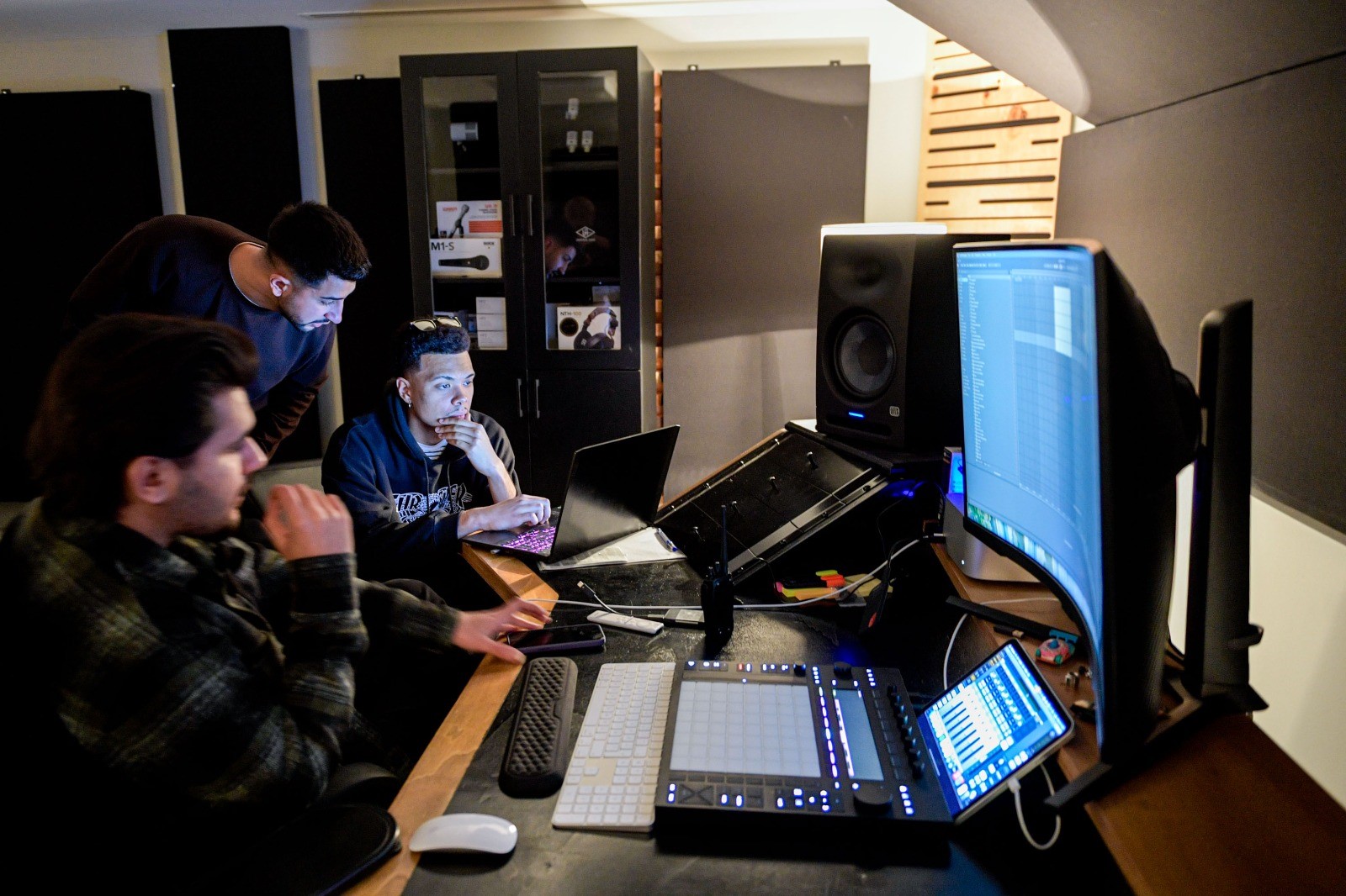 7898Ef39 C84F 4F4B B906 D445A390F9E3