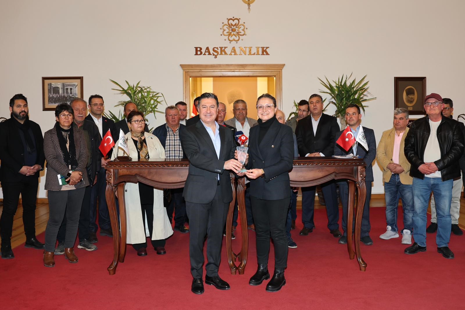 Büyükşehir’den Süt Üreticilerine Soğuk Zincir Ve Yem Desteği (1)