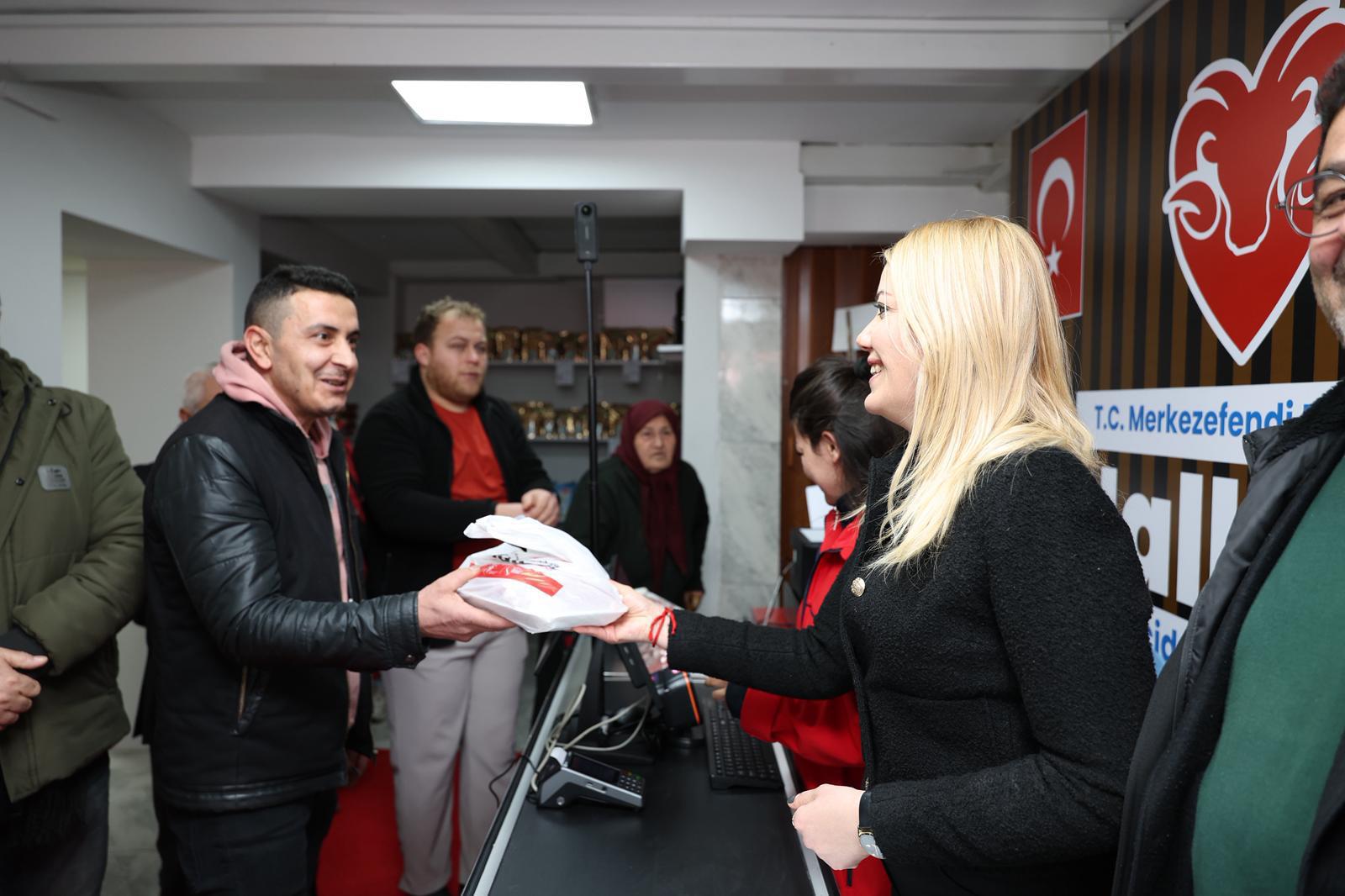 Merkezefendi̇ Halk Et Mağazasi’nin İki̇nci̇ Şubesi̇ Sevi̇ndi̇k Mahallesi̇’nde Açildi (4)
