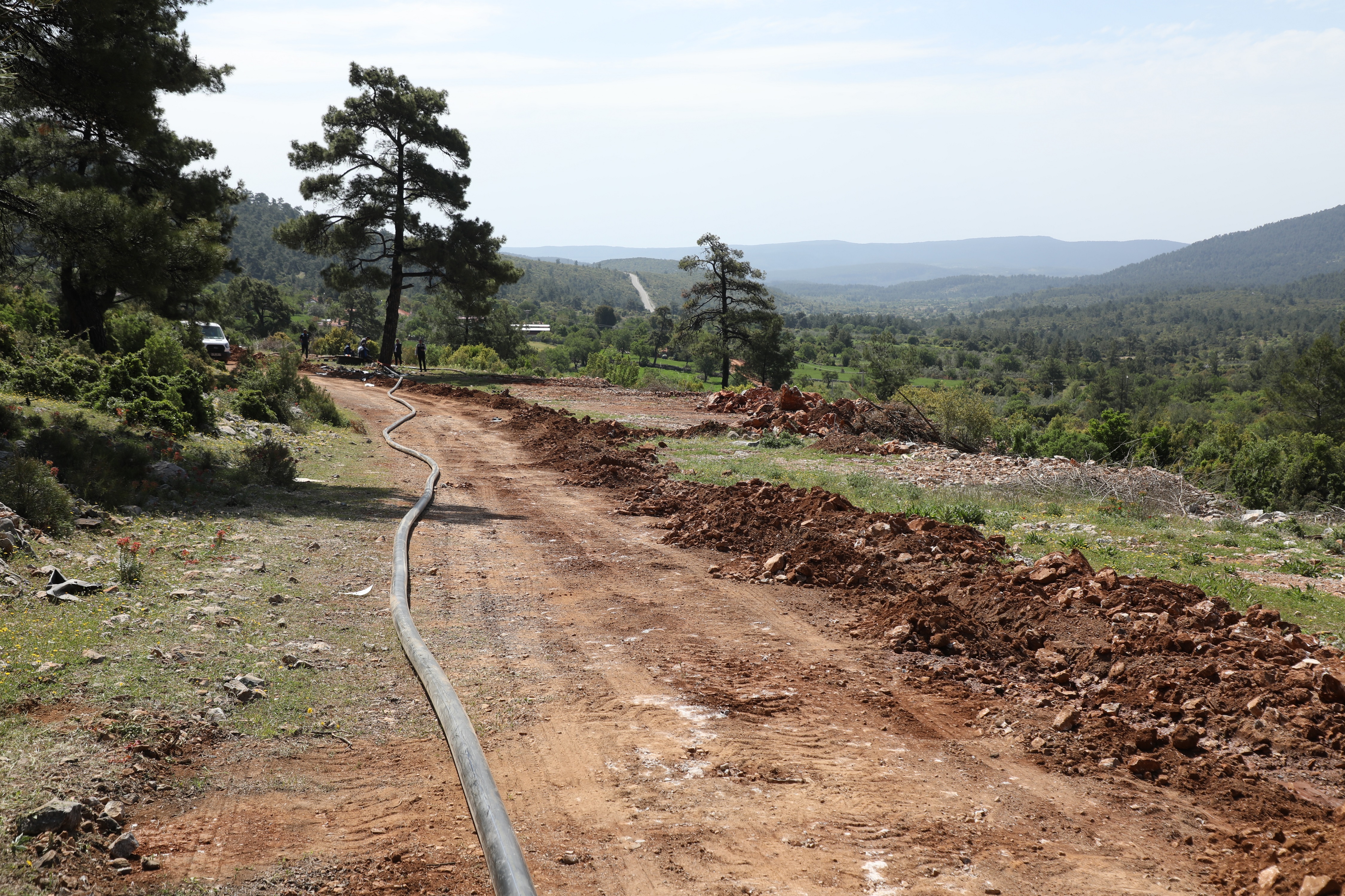 Muski̇ Çırpı Mahallesinin İçme Suyu Hatlarını Yeniliyor (3)