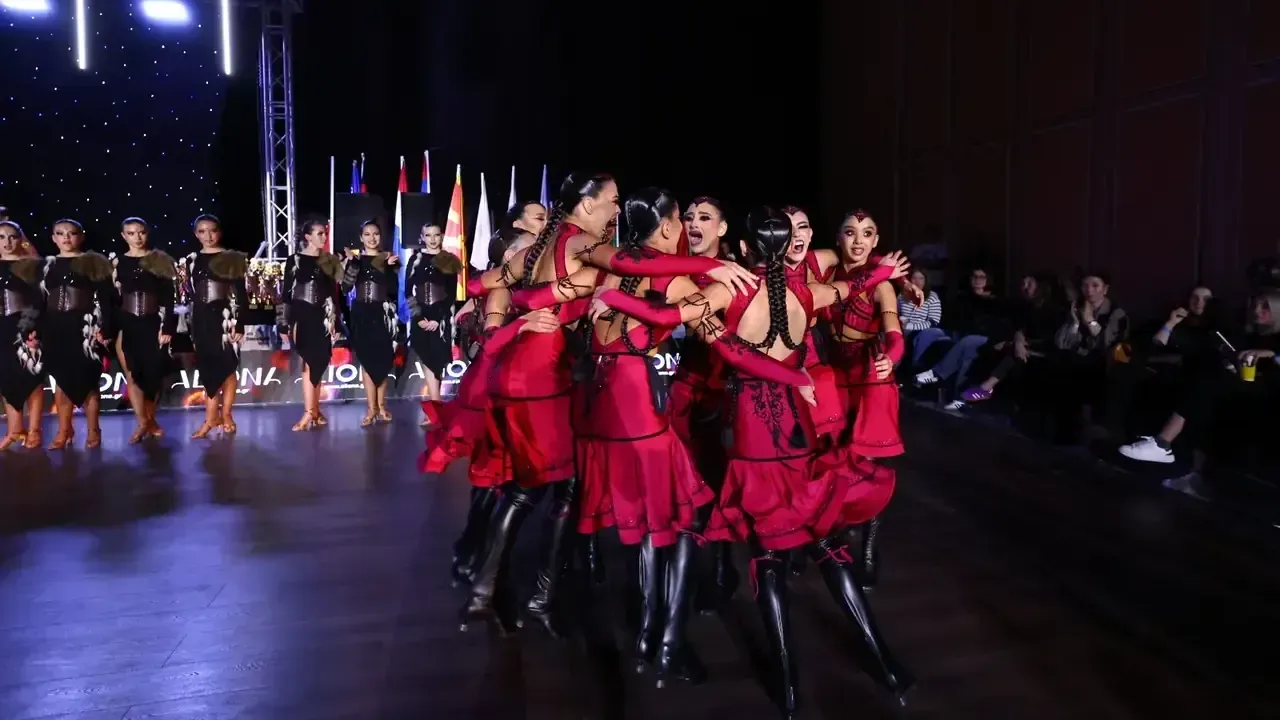 Izmirli Danscilar Avrupada Cifte Kursu Gururu Yasatti 1772512042