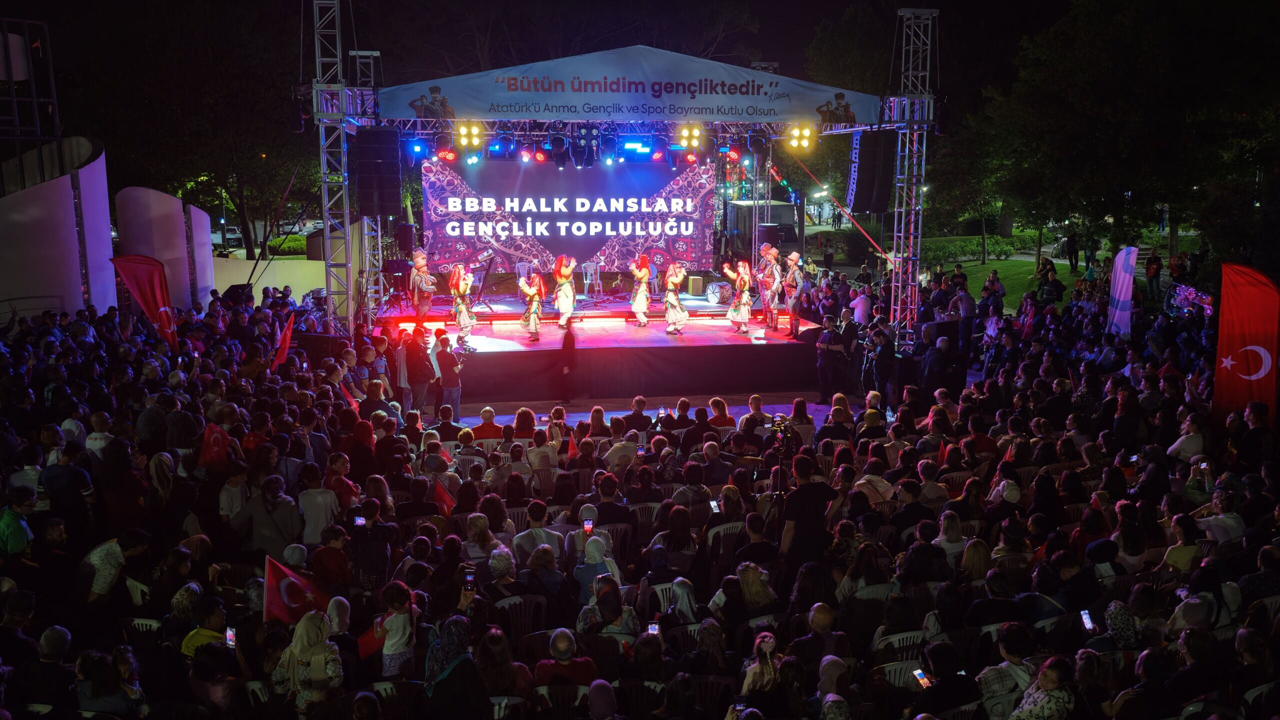 Kuvayimilliye Sehri Balikesirin Sokaklari Dolup Tasti 3