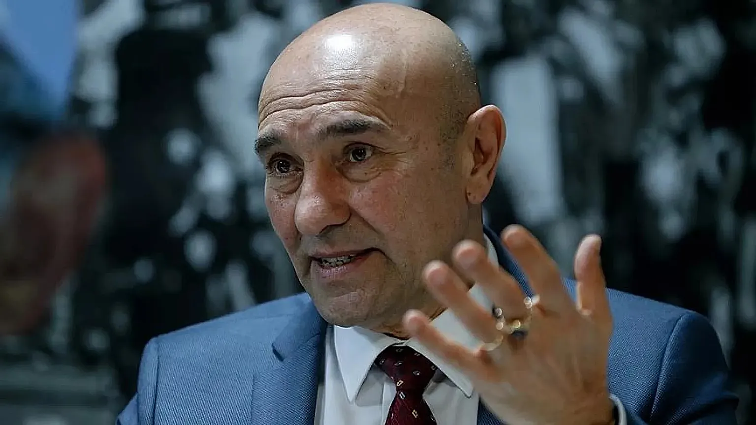 Transferlere Soyer’den manidar paylaşım!