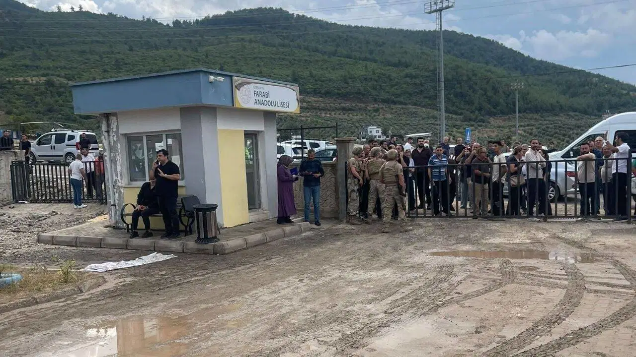 Osmaniye’de okul bahçesinde öğretmene silahlı saldırı