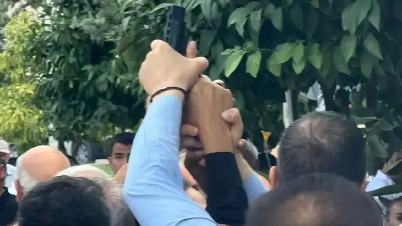Mezitli’de ön seçim sırasında silahını ateşledi