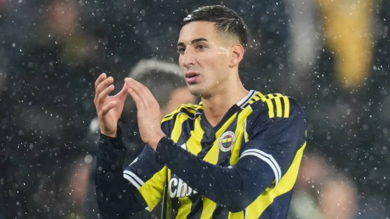 Fenerbahçe’de Mert Müldür için sözleşme hamlesi