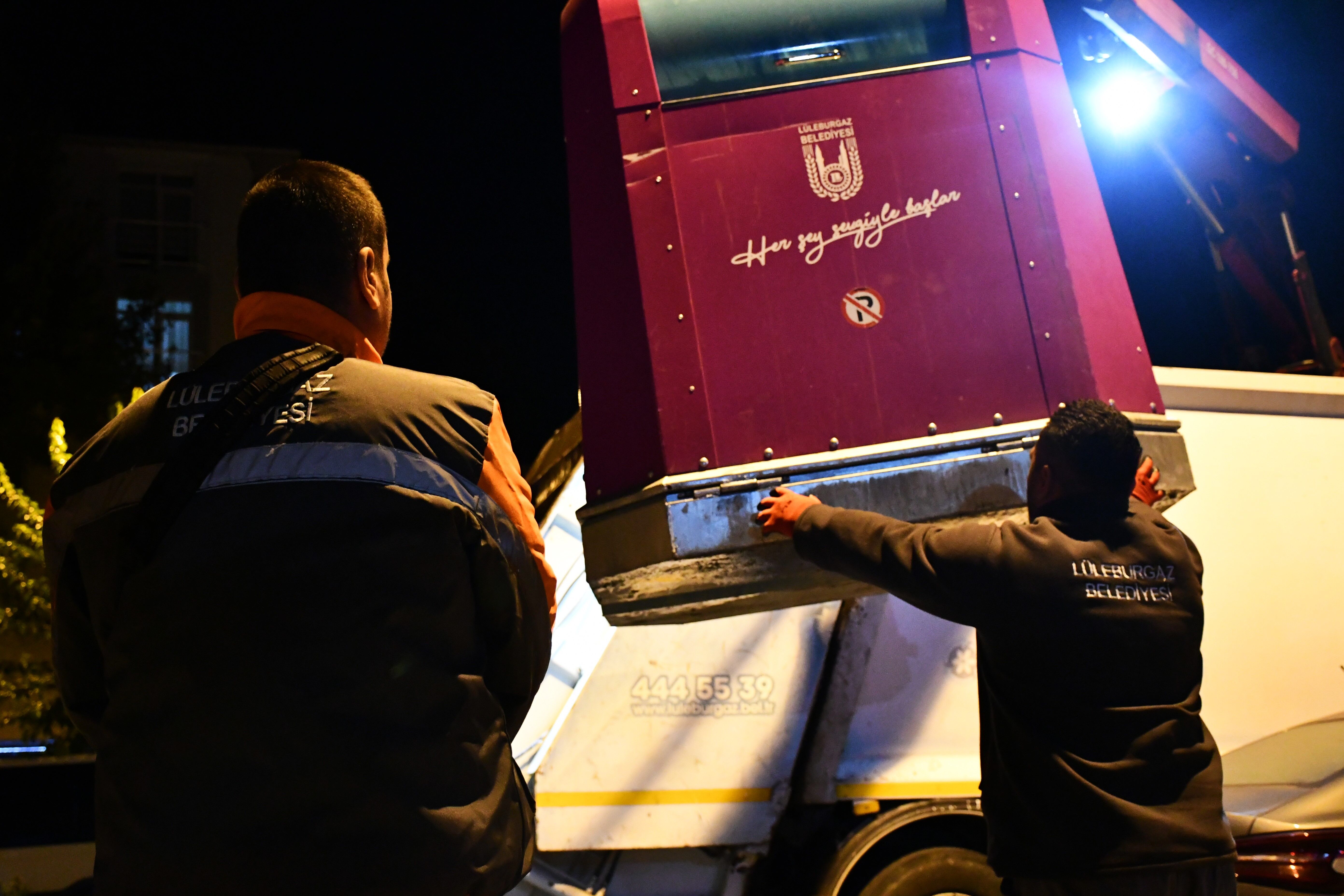 Lüleburgaz uyanmadan temizlik başlıyor