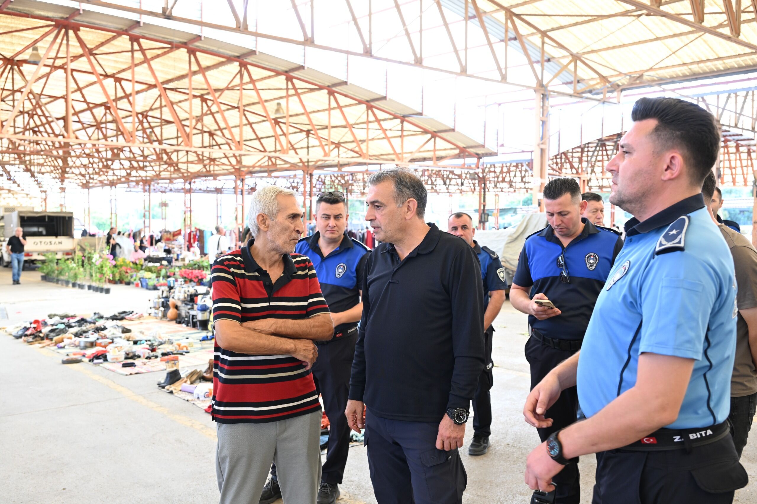 İkinci el eşya pazarı yeni yerinde