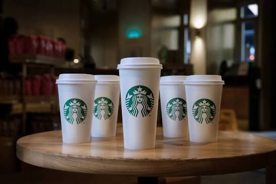 Starbucks Kuzey Amerika’da küçülmeye gidiyor
