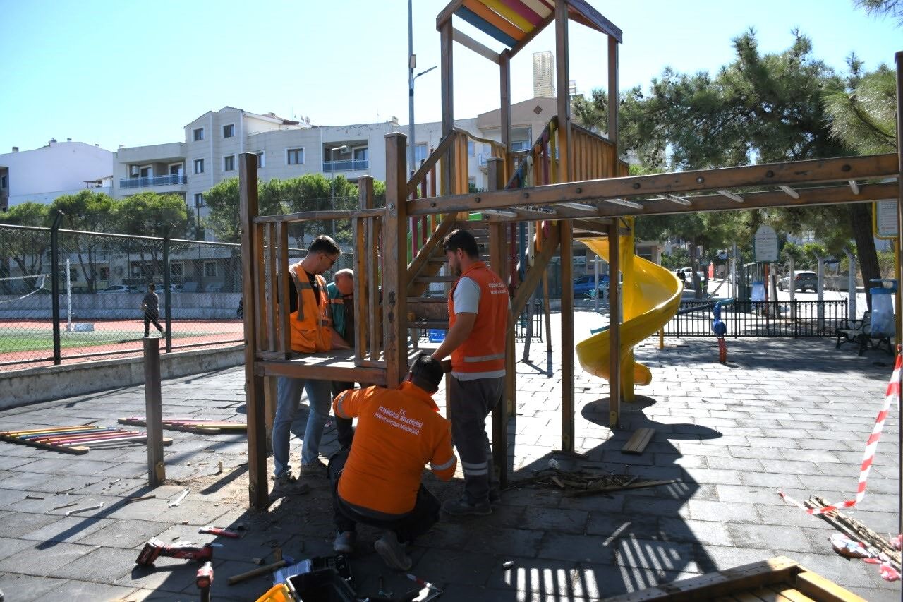 Kuşadası Belediyesi'nden çocuklar için oyun alanları