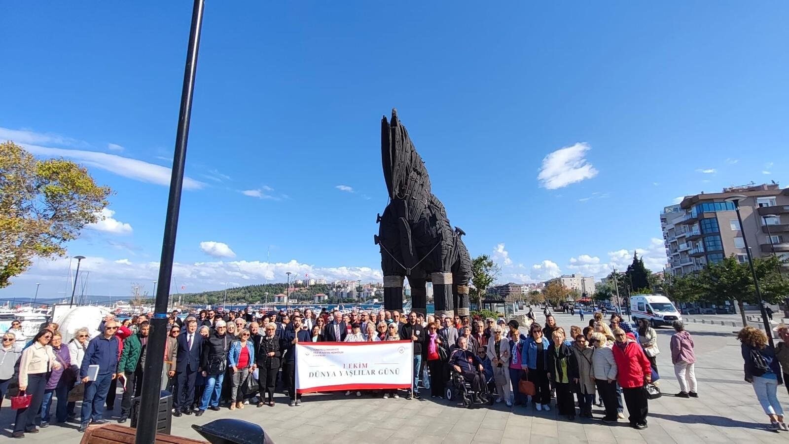 Çanakkale'de 1 Ekim Dünya Yaşlılar Günü kutlandı