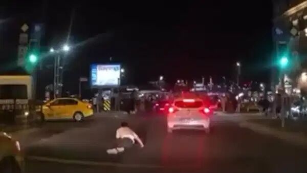 Yayaya çarpan sürücü kaçtı: Kaza kamerada
