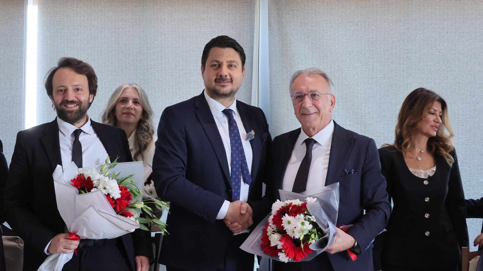 İzmir Barosu’nda devir teslim töreni yapıldı