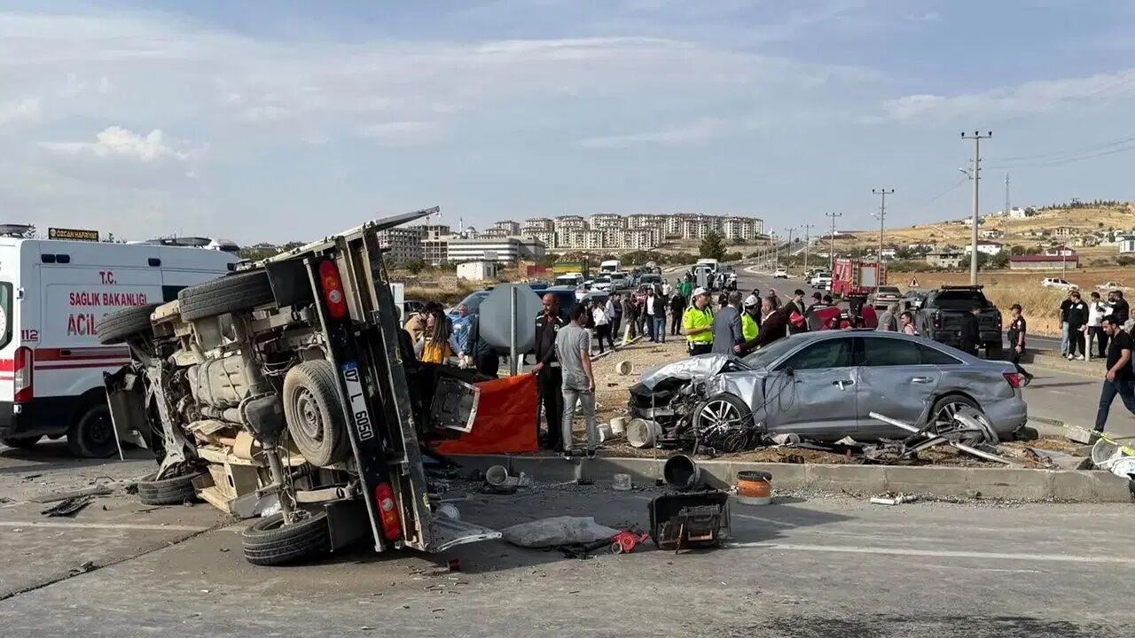 MHP konvoyunda kaza: 1 ölü, milletvekili yaralı