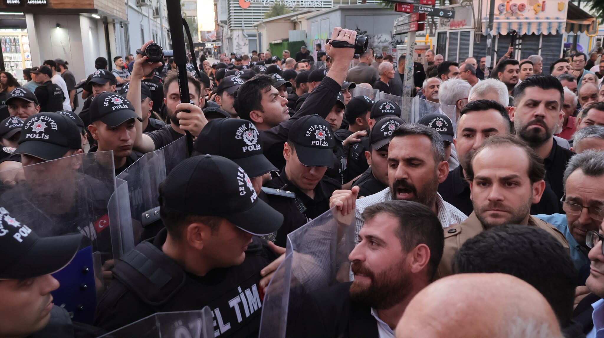 Kitleye polis engeli