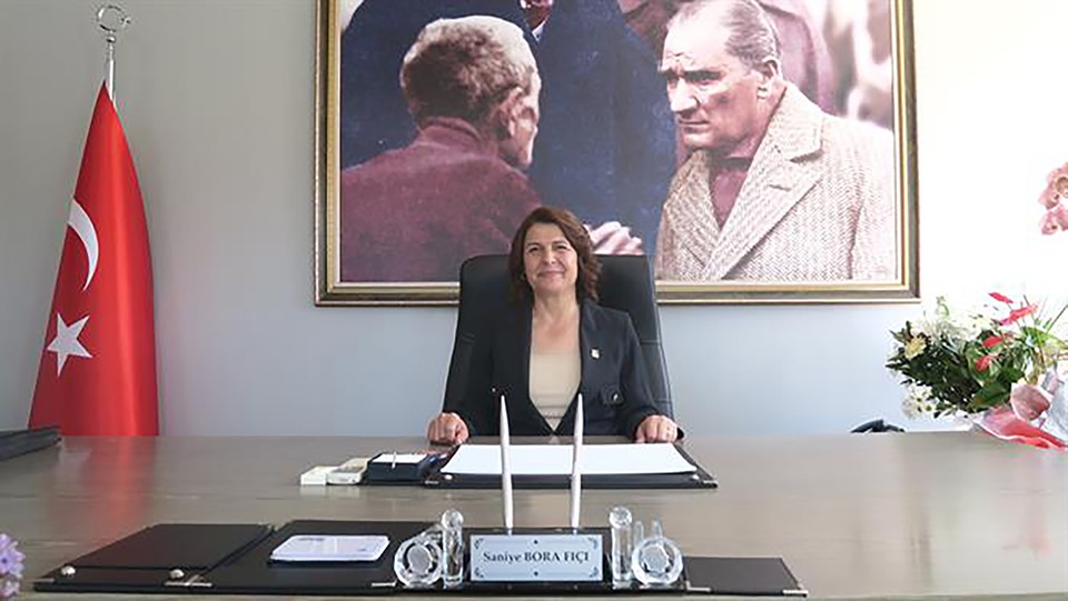CHP'li başkanın koltuğunu götürmek istediler