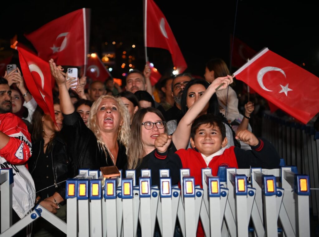 Cumhuriyet Bayramı Tuğba Yurt ile zirve yaptı
