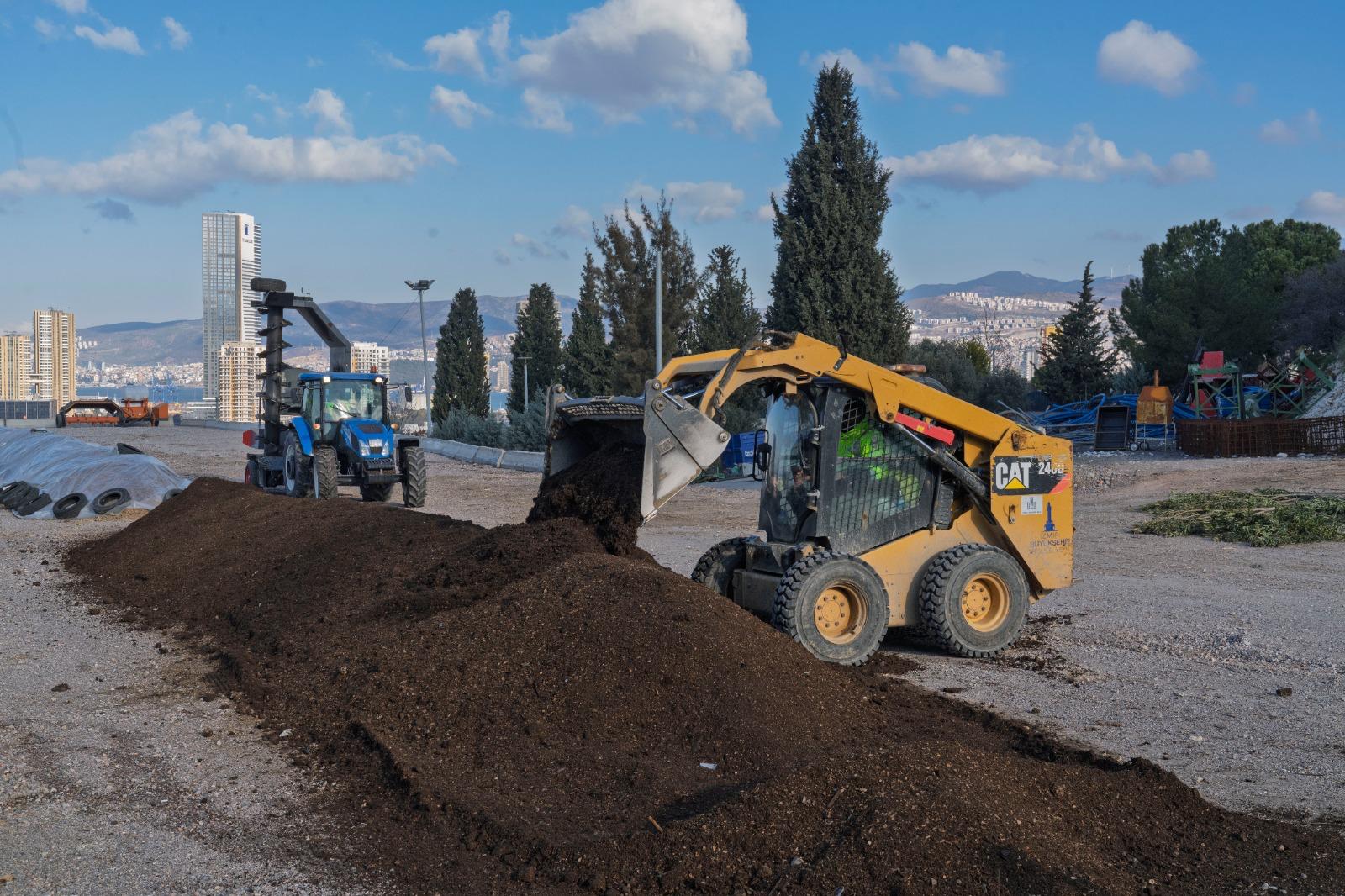 İzmir Büyükşehir Belediyesi, Başkan Dr. Cemil Tugay'ın sağlıklı bir kent için başlattığı atık yönetimiyle yeniden doğuyor.