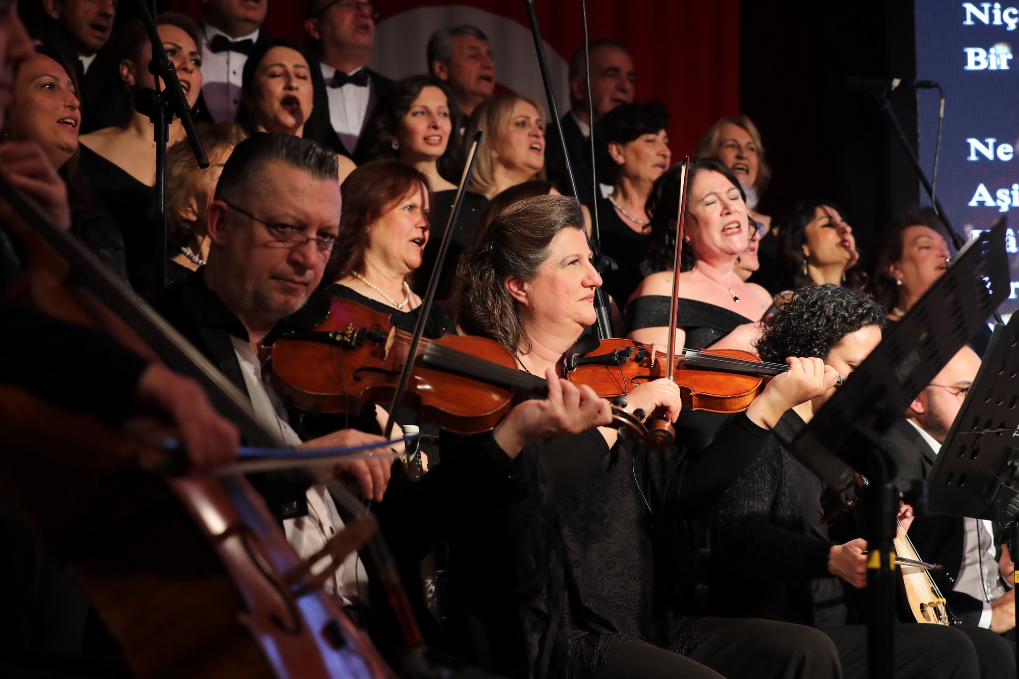 Aliağa Belediyesi Sanatevi (ASEV) Türk Sanat Müziği (TSM) korosu, verdiği konserle unutulmaz bir geceye daha imza attı.