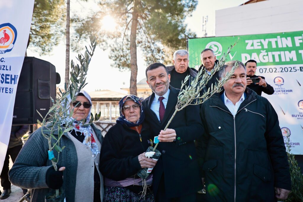 Zeytin fidanları toprakla buluşuyor, Denizli kazanıyor