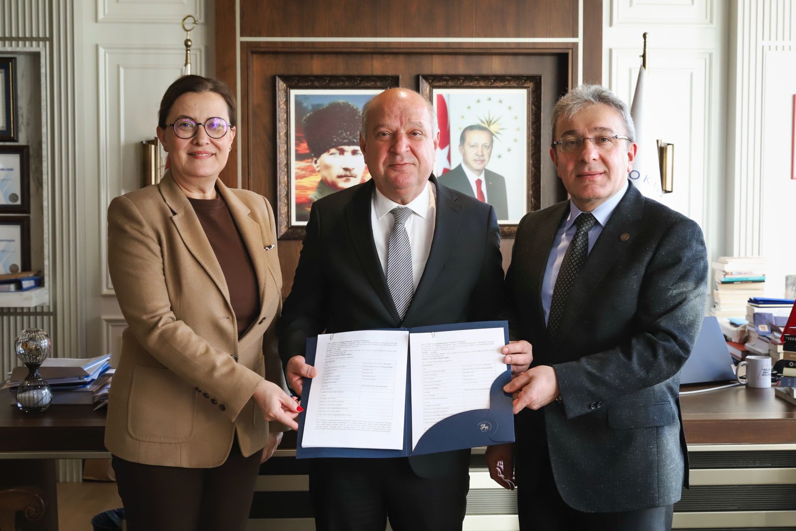 Dokuz Eylül Üniversitesi (DEÜ) ile İzmir Çalışma ve İş Kurumu (İŞKUR) arasında iş birliği protokolü imzalandı.