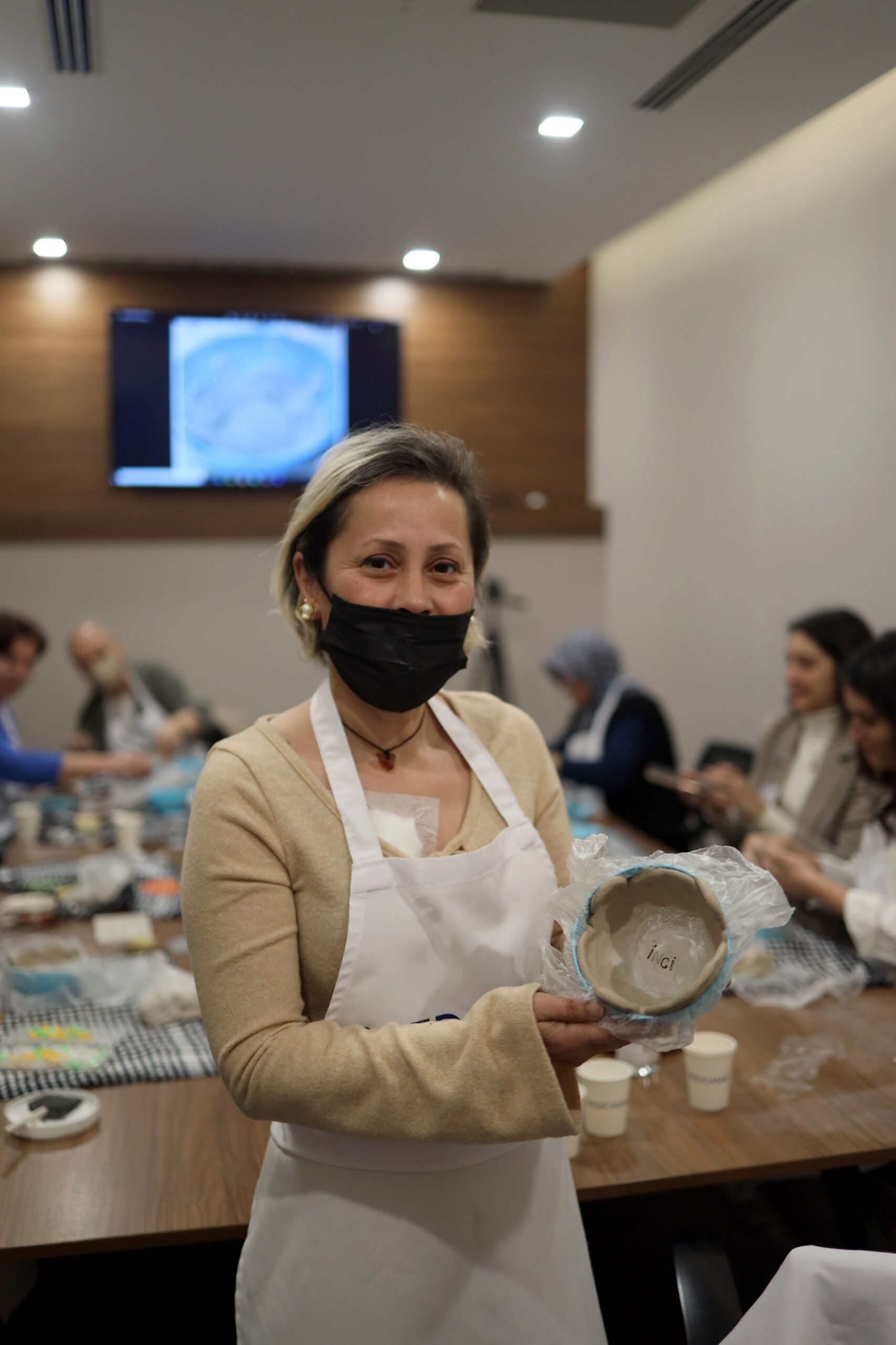 Onkoloji Anabilimdalı tarafından 4 Şubat Dünya Kanser Günü nedeniyle Medicana International İzmir Hastanesi’nde seramik atölyesi düzenlendi.